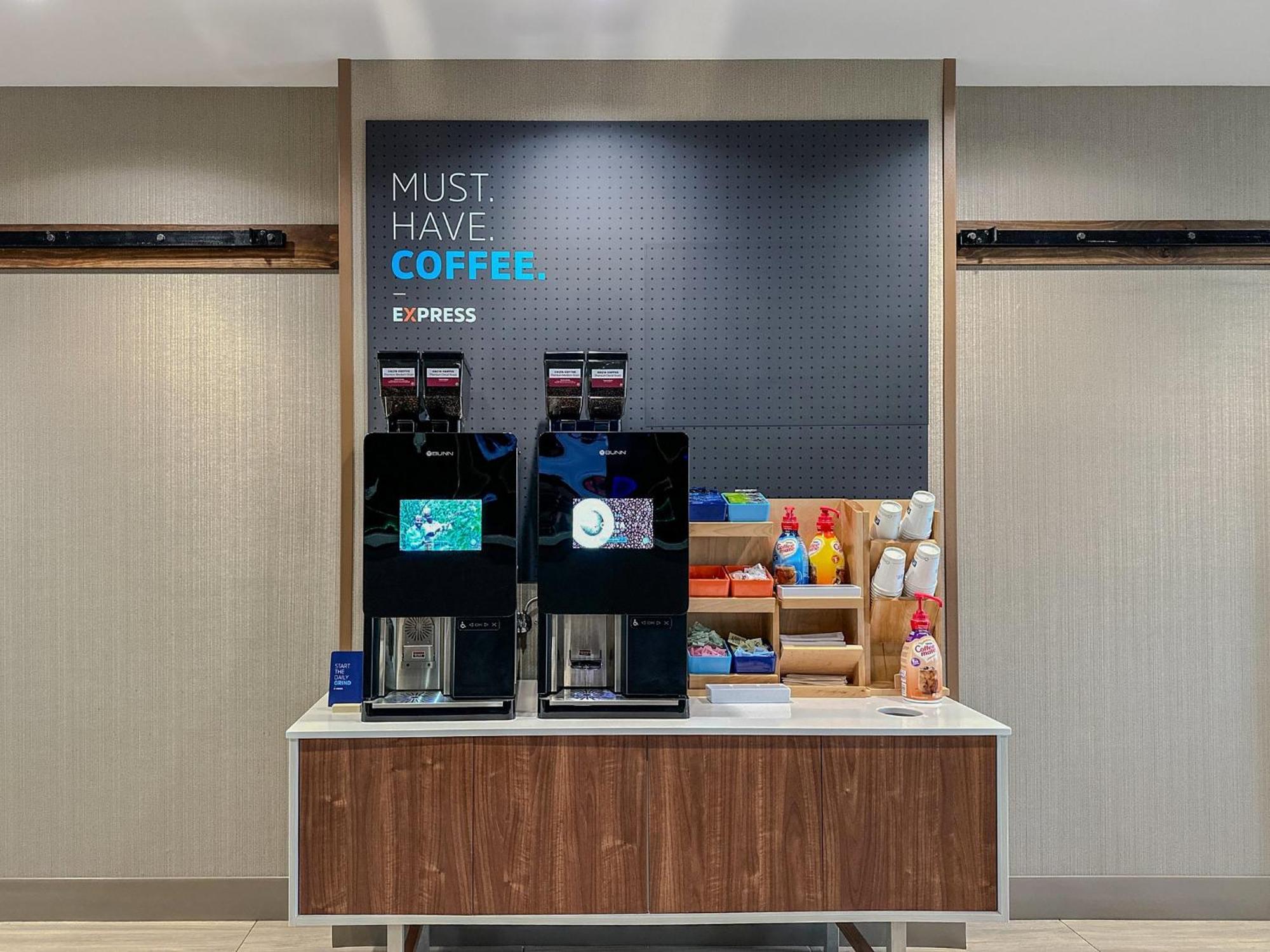 Holiday Inn Express Queensbury-Lake George Area By Ihg Zewnętrze zdjęcie